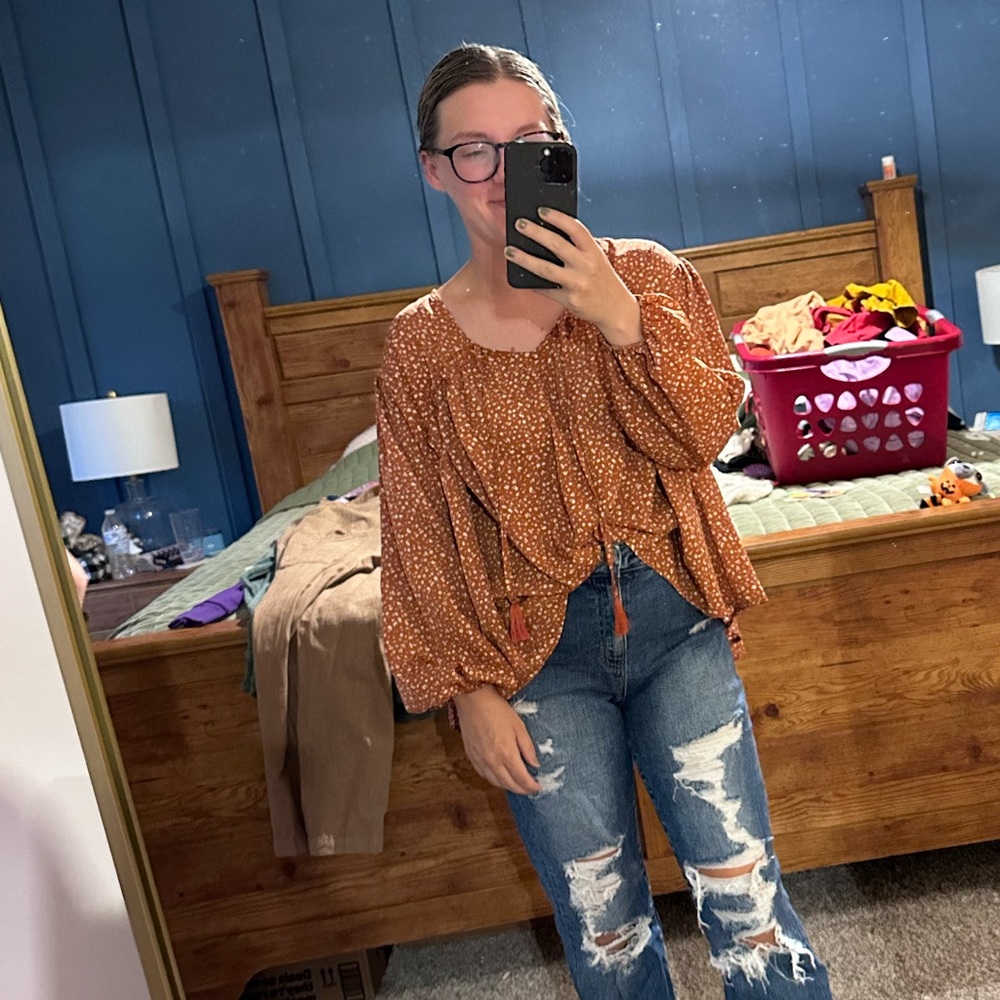 Size medium women’s blouse